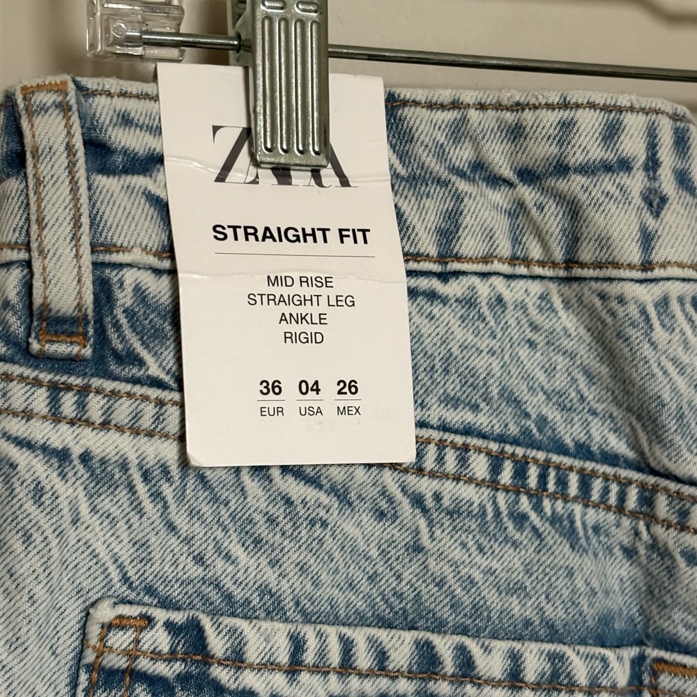 Zara Light Wash Straight Leg Women's Jeans - Picture 8 of 9
